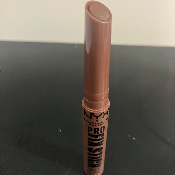 NYX Pro Fix Stick Color Correcting Concealers - Picture 3 of 11